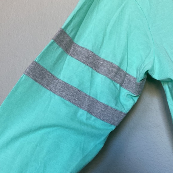 **BRAND NEW** Jadelynn Brooke long sleeve tee - Picture 5 of 5